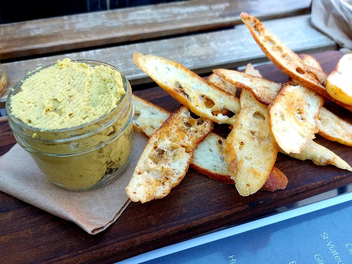 Hummus Plate, HELM - Microbrasserie sur Bernard