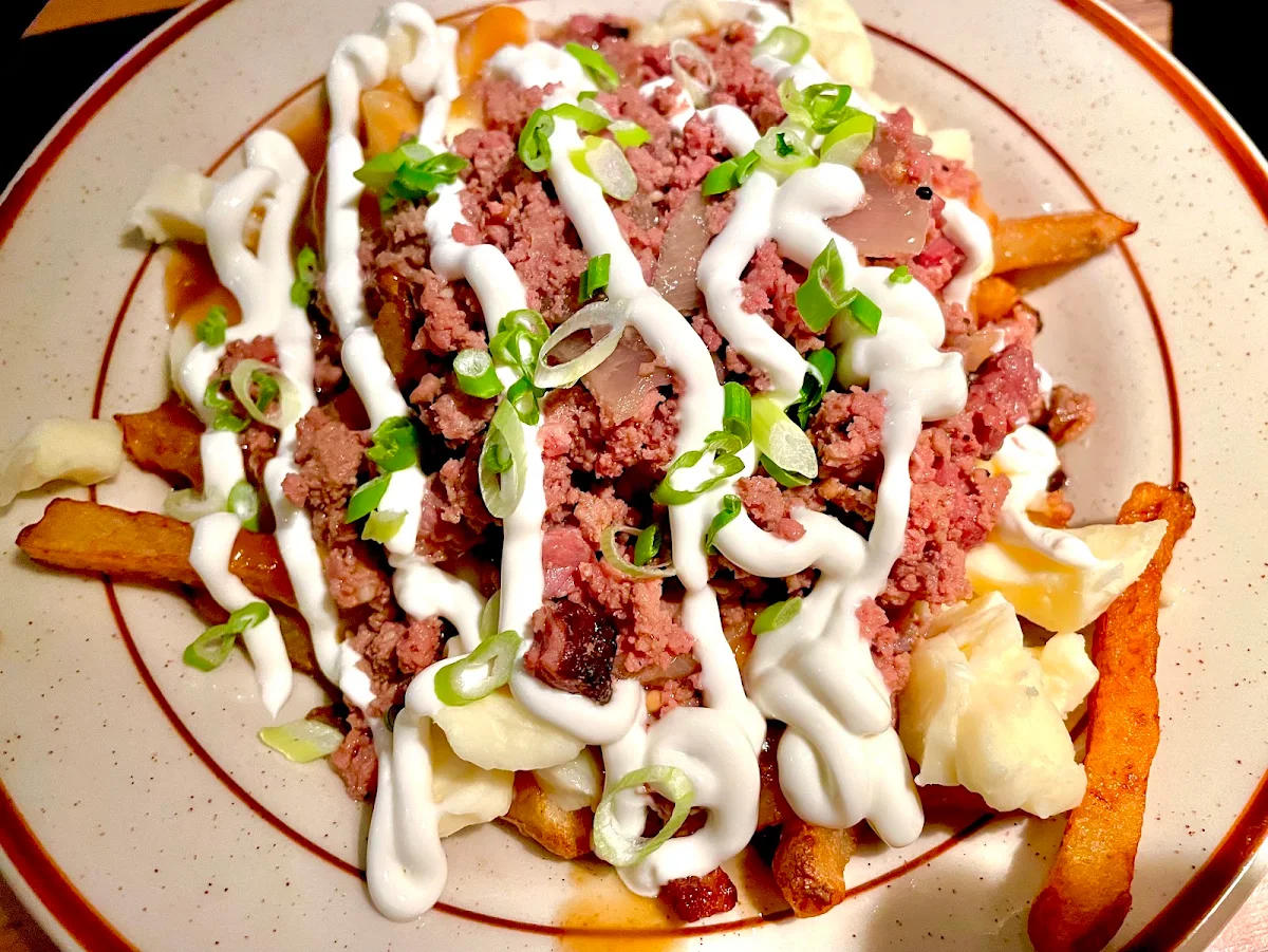 Poutine Gourmande, HELM - Microbrasserie sur Bernard