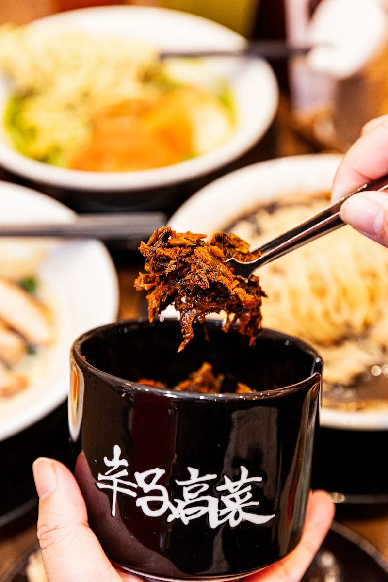 Black Tonkotsu Ramen, Hakata Gensuke Regent Place - Ramen Professional