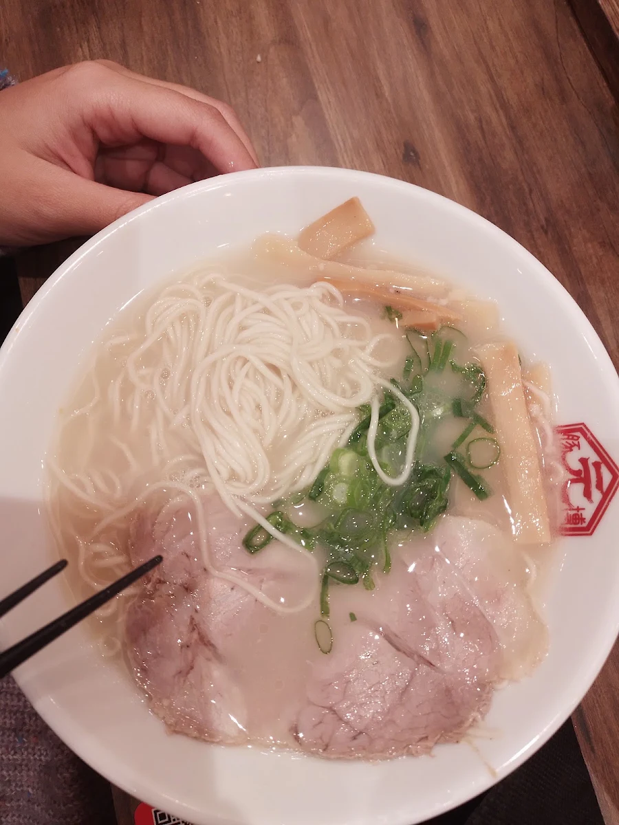 Signature Tonkotsu Ramen, Hakata Gensuke Regent Place - Ramen Professional