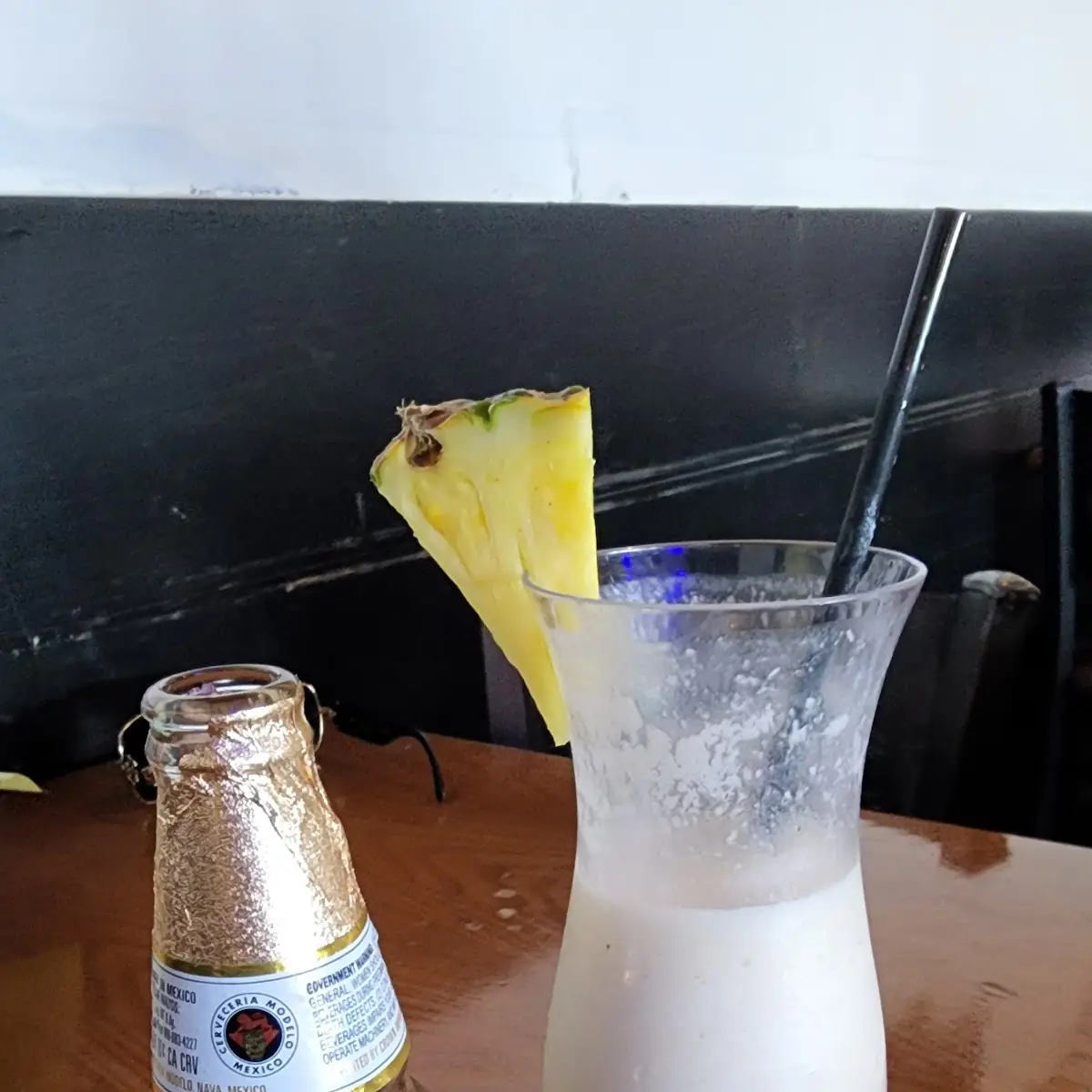 Piña Colada & Modelo Especial