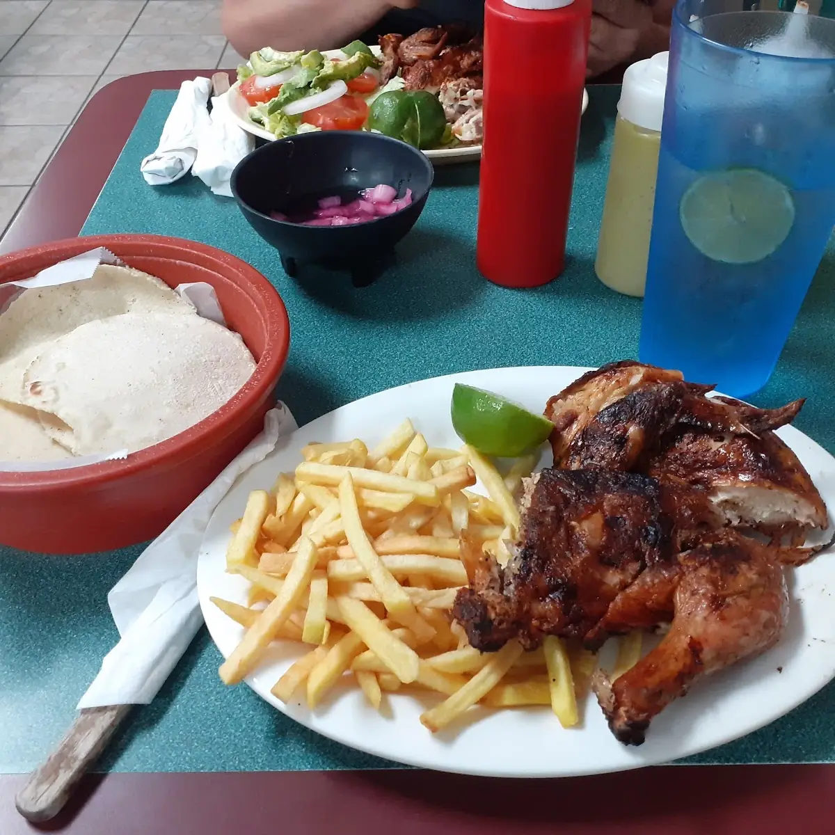 1 2 Pollo Con Patatas Fritas