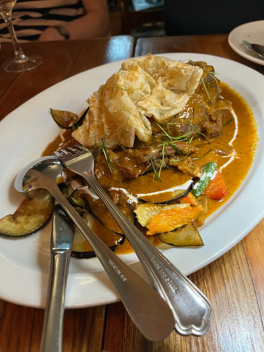Massaman Lamb Shank w Roti, AtomThai NEWTOWN