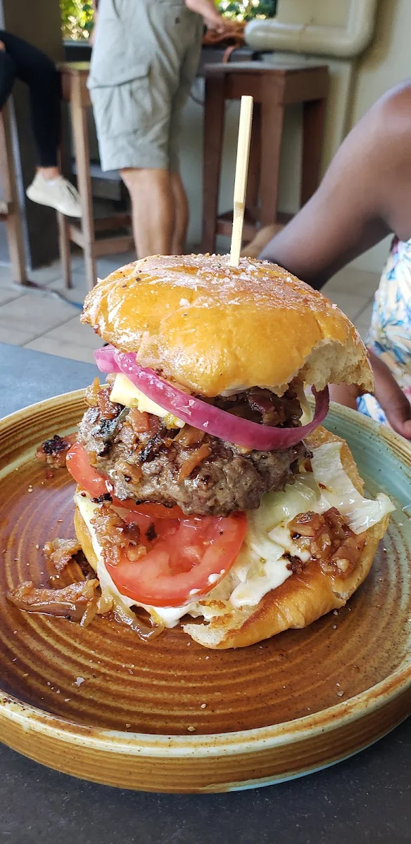 Chalet Cheeseburger, Chalet & Co
