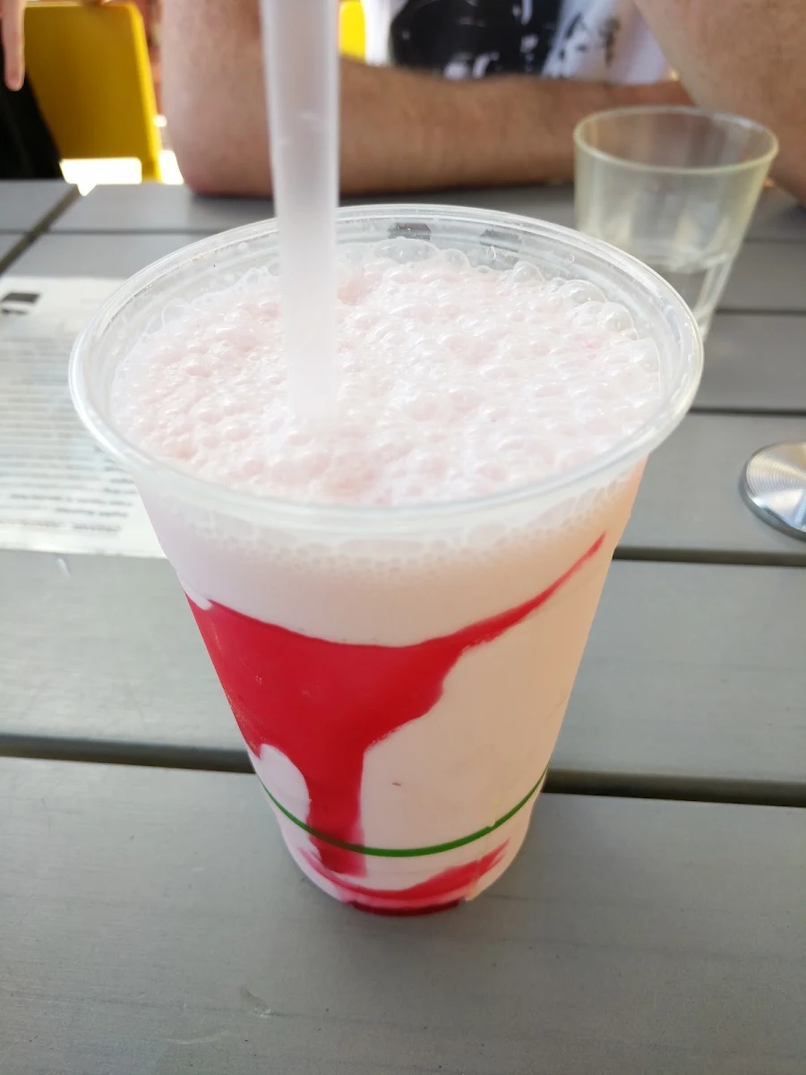 Strawberry Milkshake, Chalet & Co