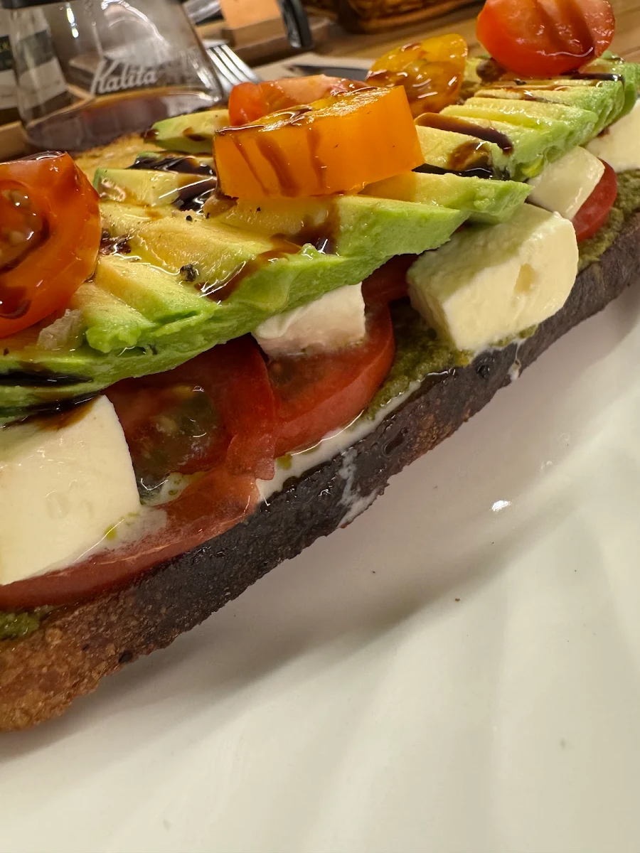 Avocado Toast, Diggy Doo's Coffee