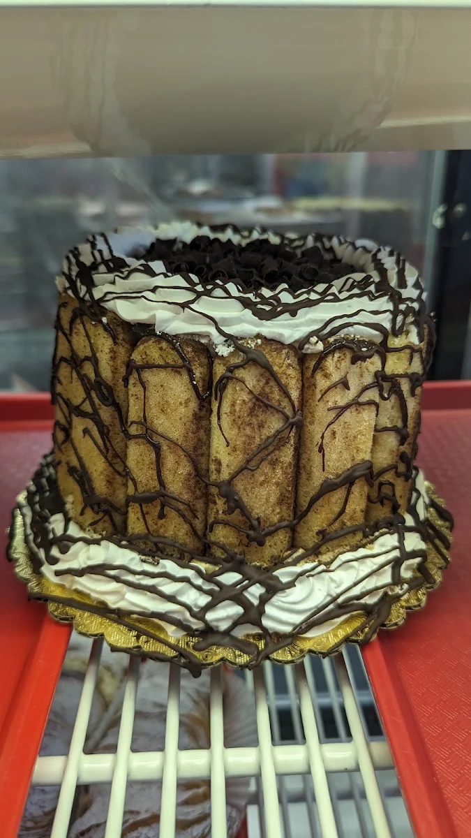 Tiramisu Cake