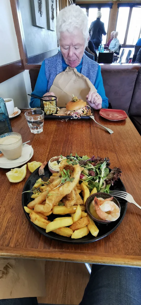 Burger & Chips, Flying Fish