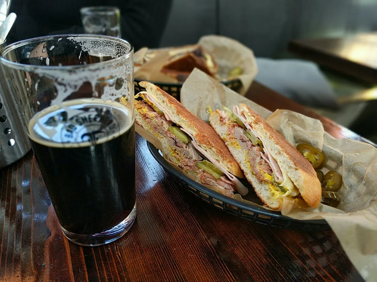 Sandwich Fabulous, Bad Shepherd Brewing Co.