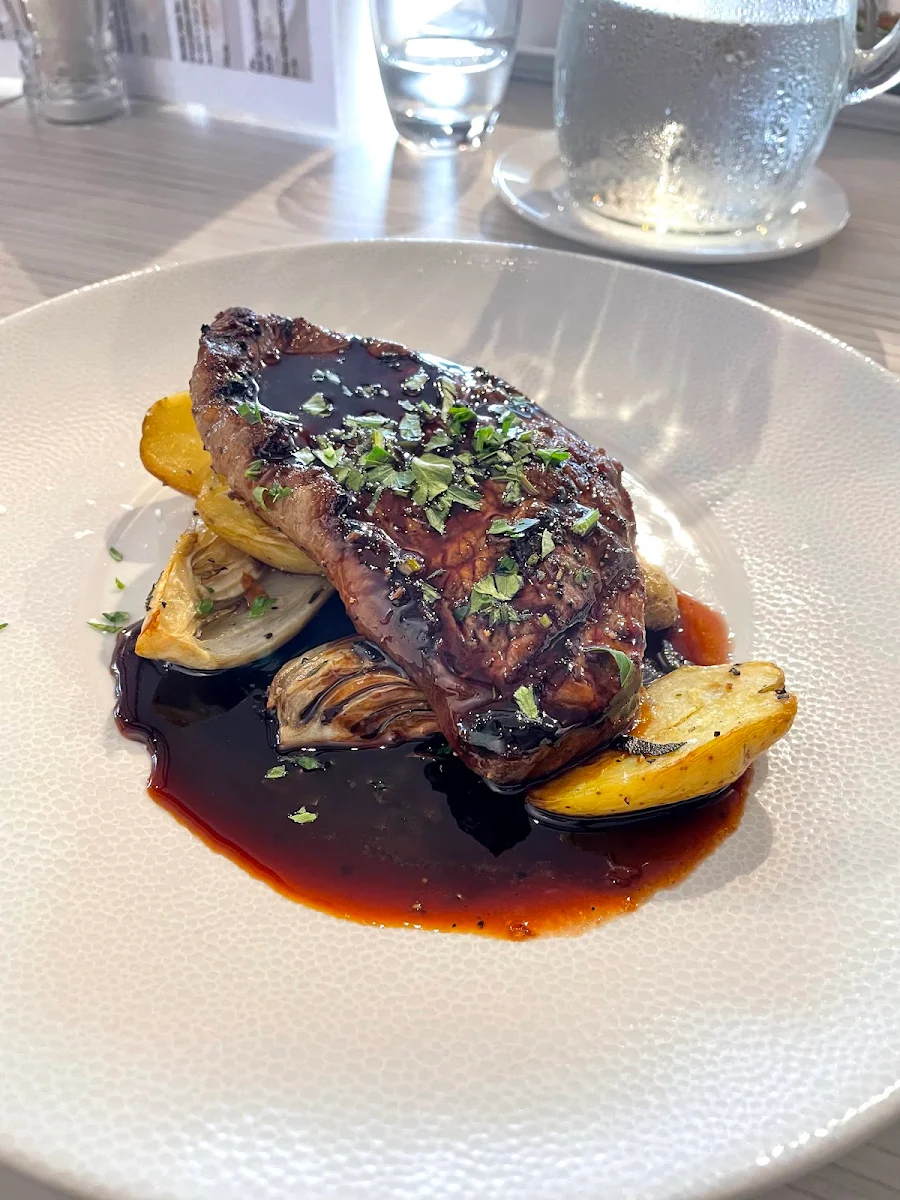 Highlights, Lachlan's at Lakeside Restaurant