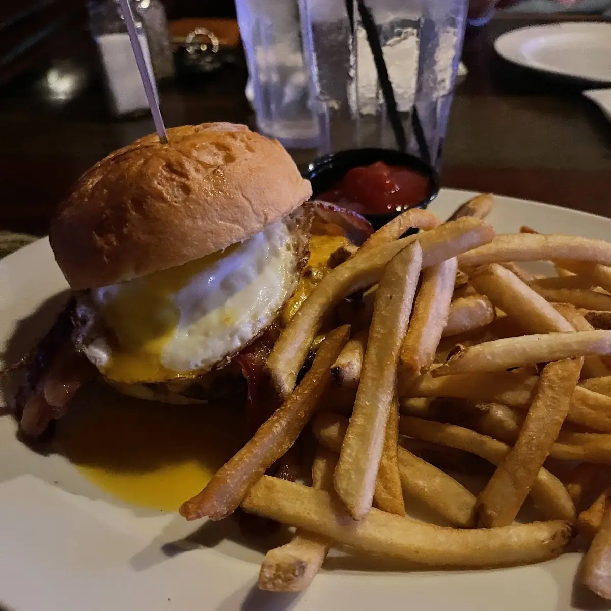 Bacon BBQ Deluxe Burger