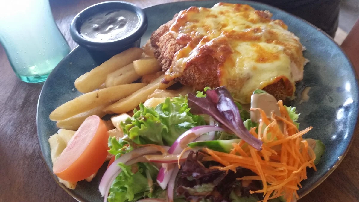 Chicken Parmy, Berry Springs Tavern