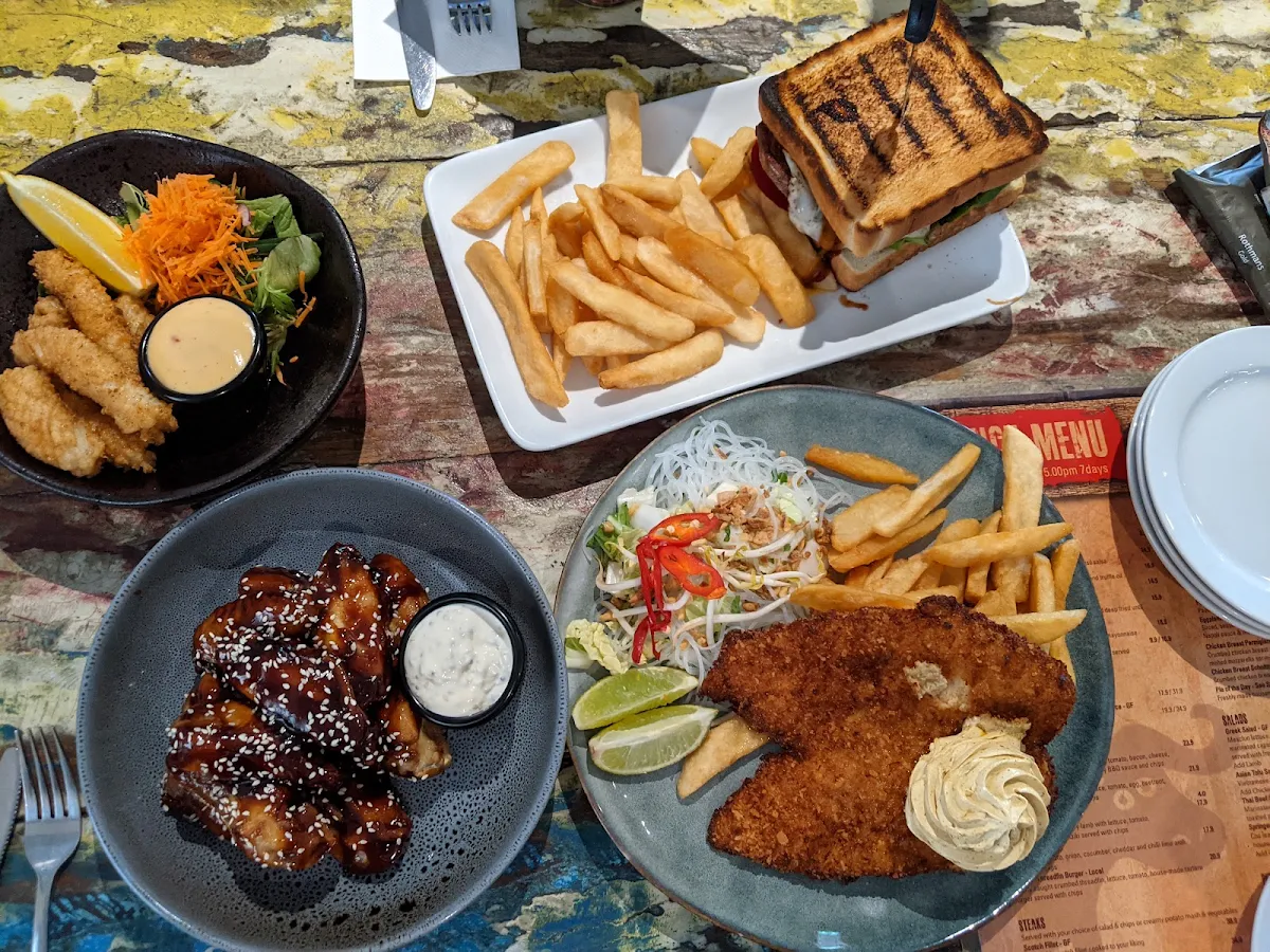 Pub, Berry Springs Tavern