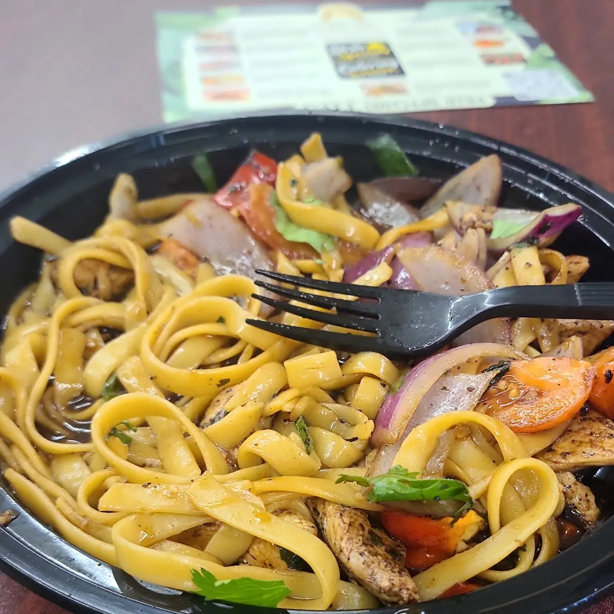 Tallarin Saltado De Pollo