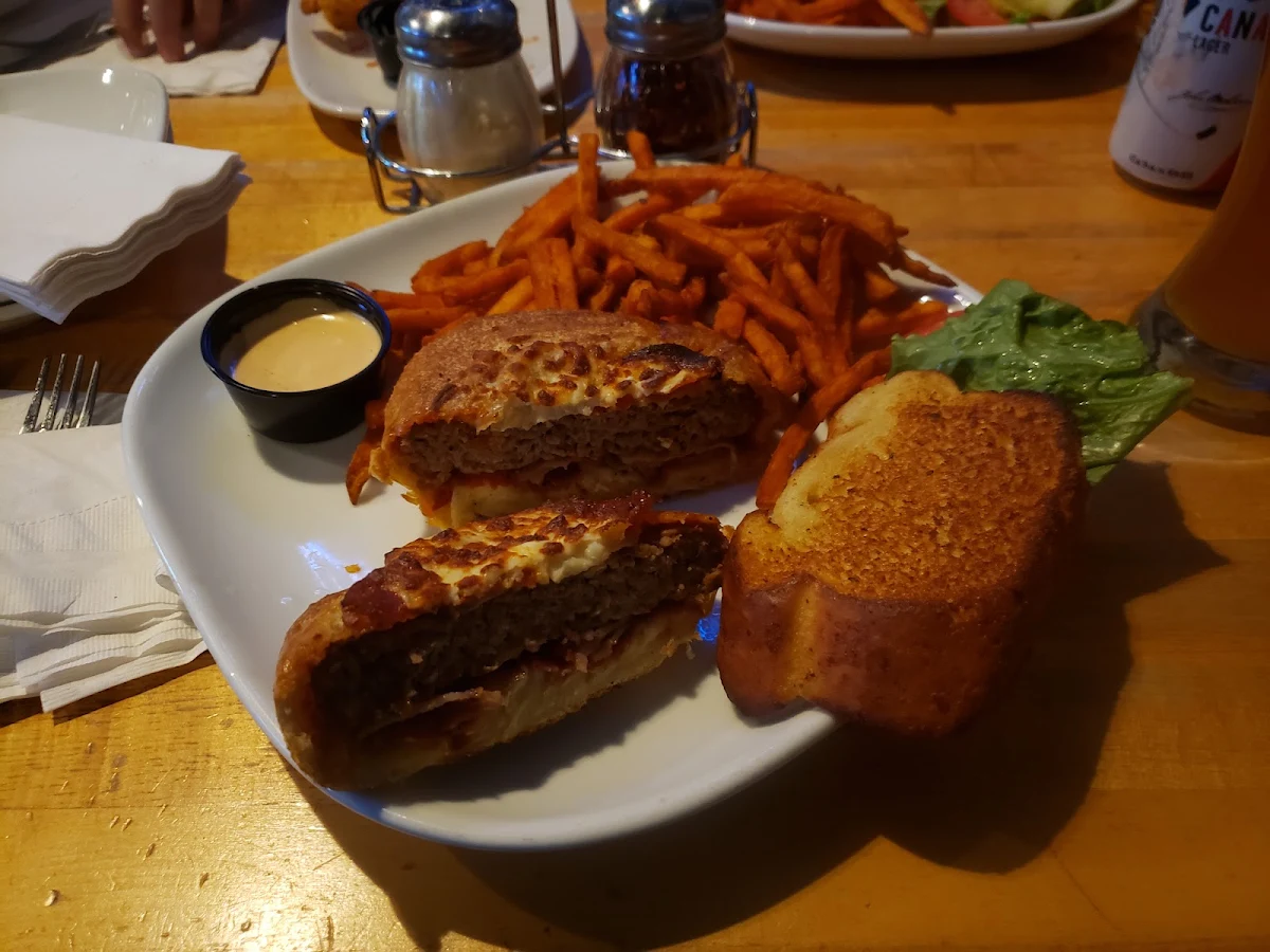 Pizza Burger, Boston Pizza Orangeville