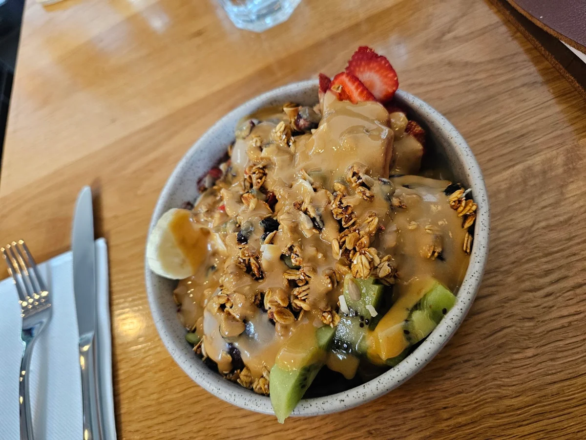 Acai Bowl, The Last Piece