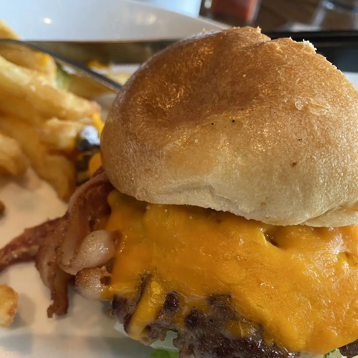 Cheese Burger, TWO STONES GRILL