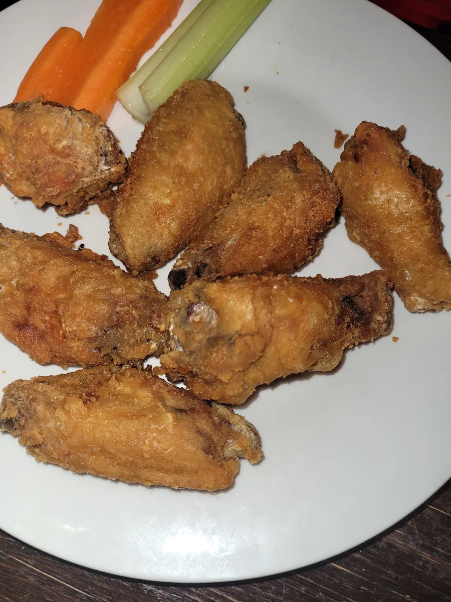 1 lb Chicken Wings, Castle John's Port Hope