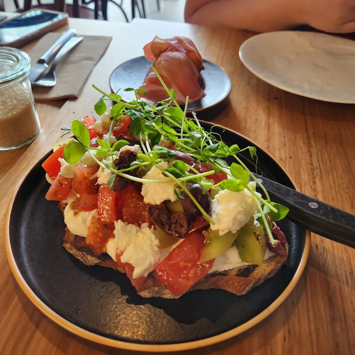 Highlights, Aromi Restaurant