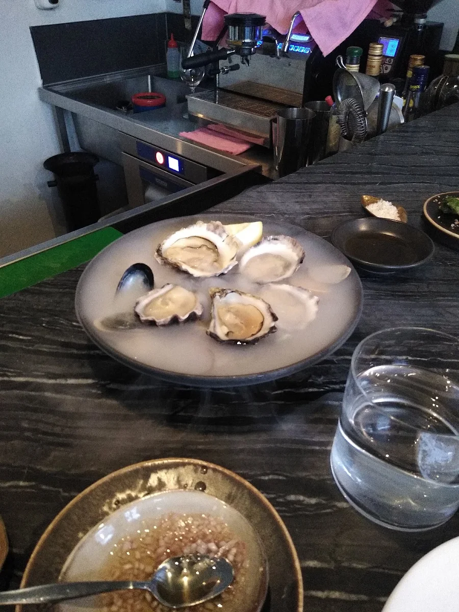 Oysters, Aromi Restaurant