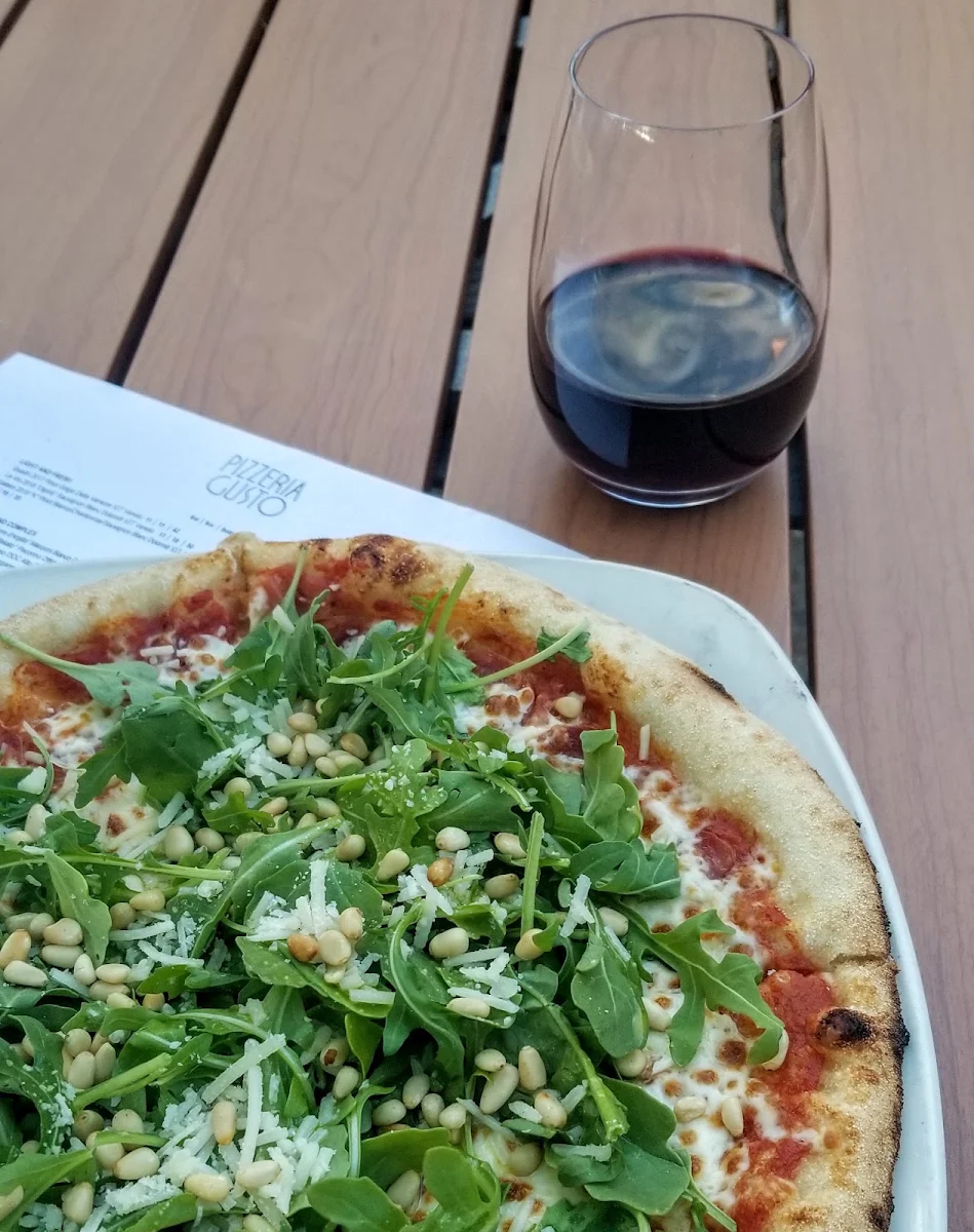 Romesco, Pizzeria Gusto