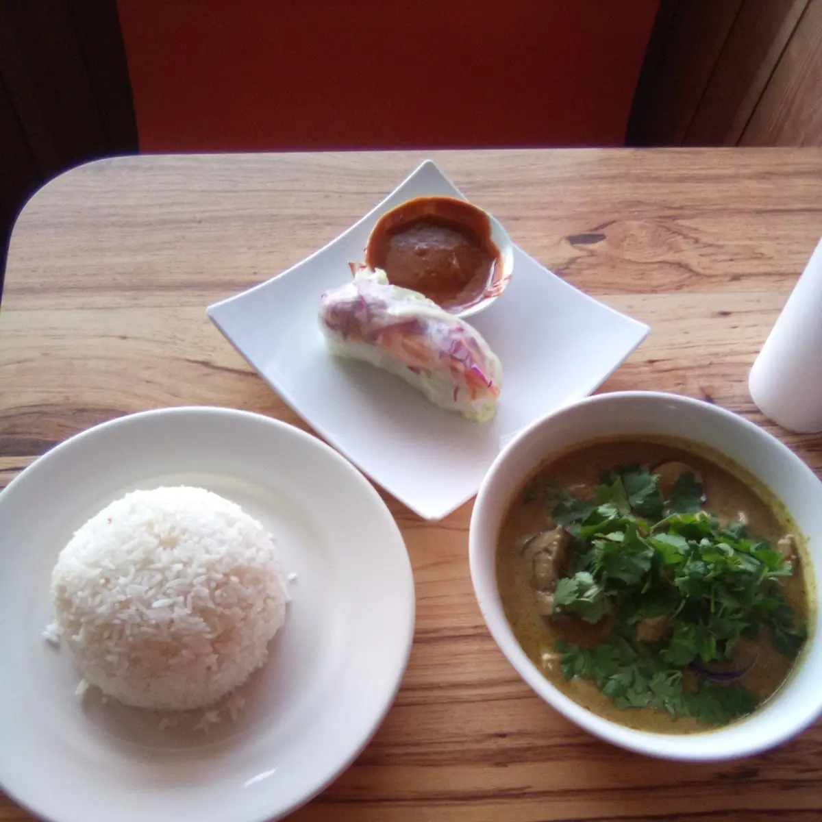 Green Curry with Chicken & Cilantro Fresh Spring Roll with Peanut Sauce
