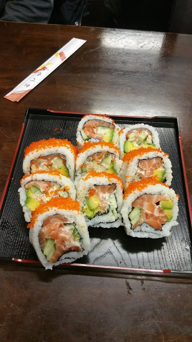 Spicy Salmon Roll, Sakuratei Japanese Cuisine
