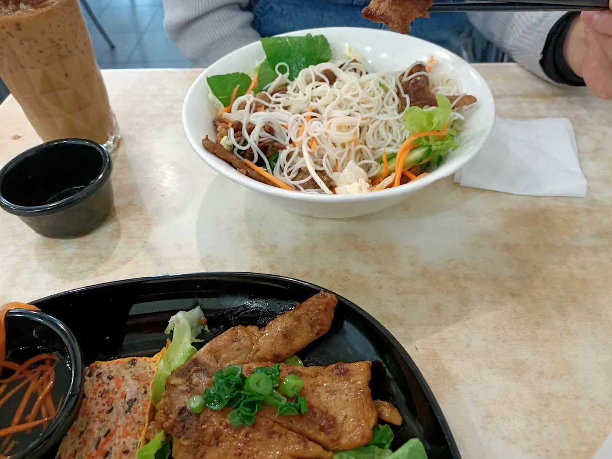 Vermicelli Salad, Hong Vietnamese Kitchen