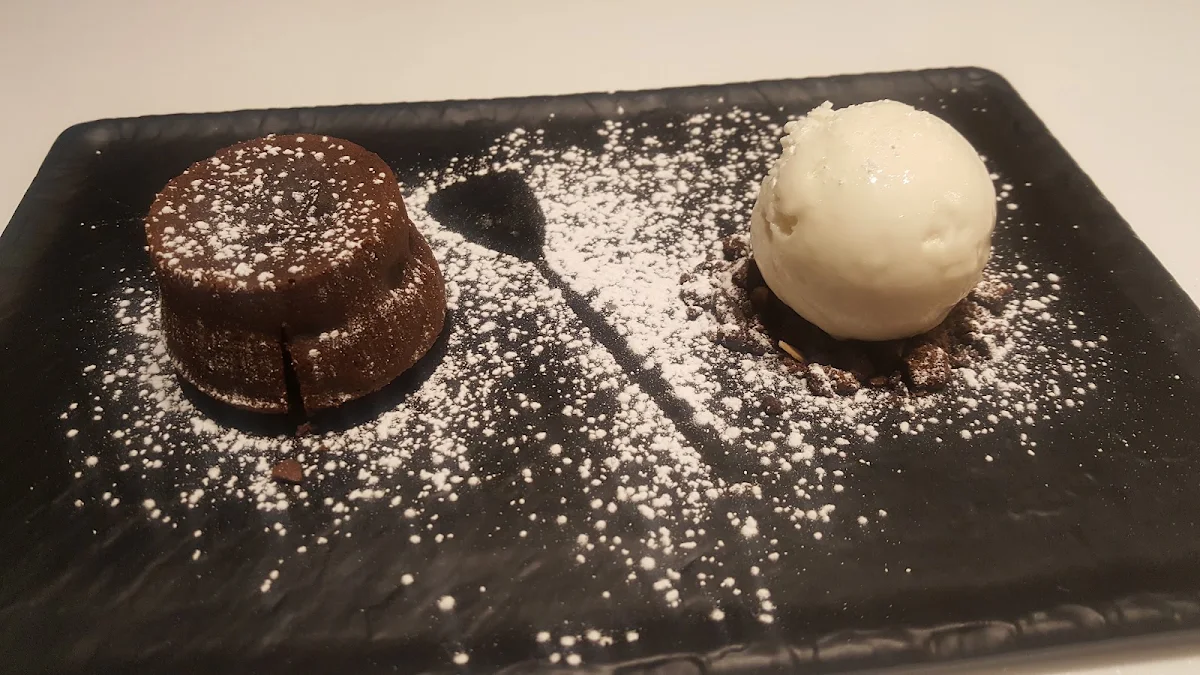 Molten Chocolate Lava Cake with Vanilla Icecream, Flaming Kitchen 一伙堂（Scarborough）