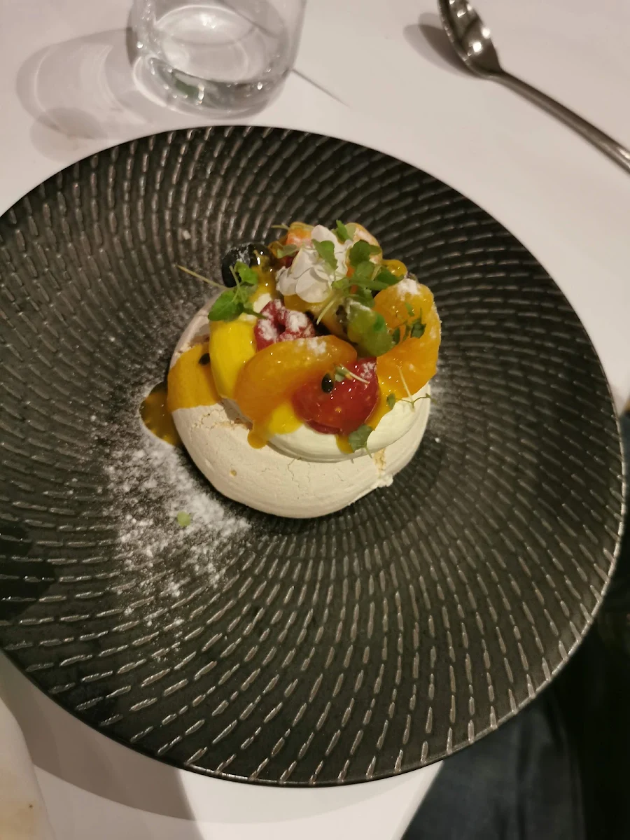 Pavlova, Oliveto Ristorante & Bar