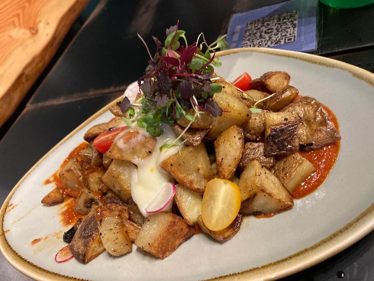 Patatas Bravas, Bella Soriah