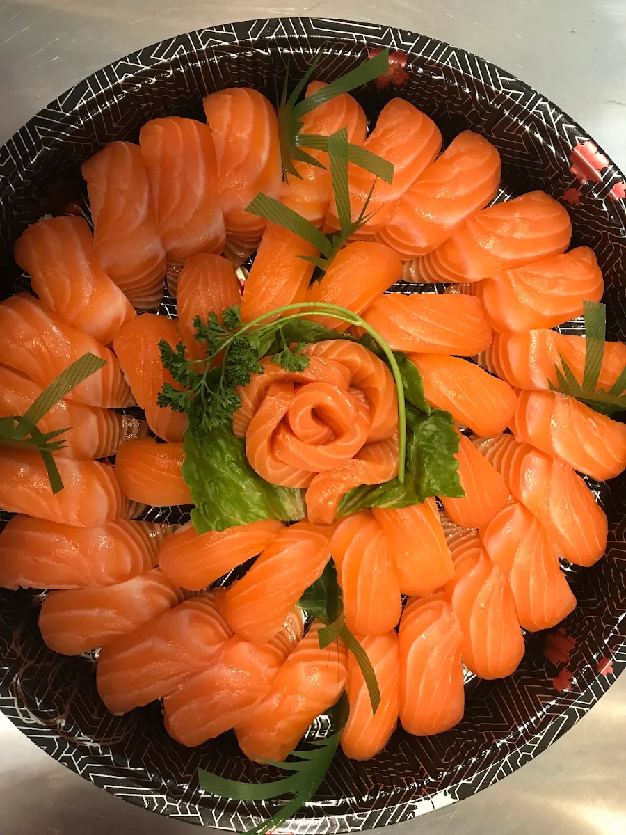 S19 Salmon Rose Sushi 4 pcs