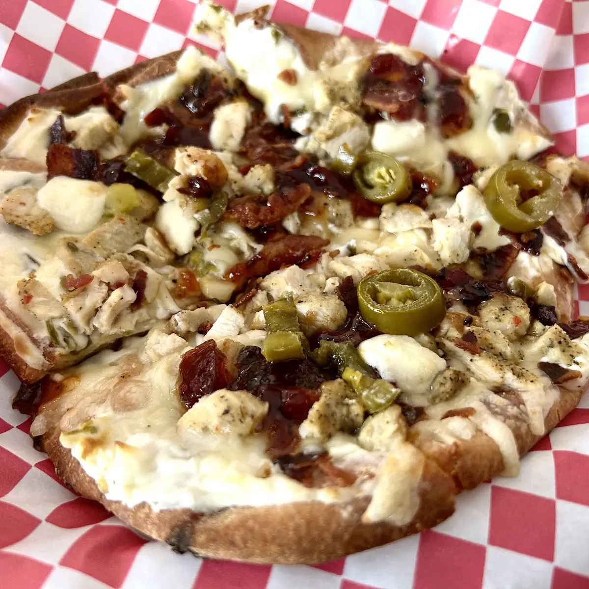 Jalapeño Chicken Pizza