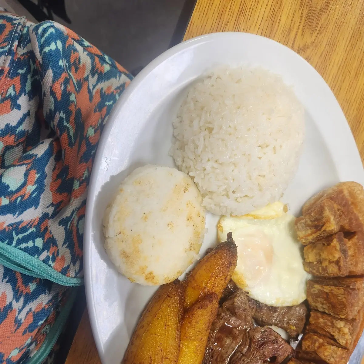 Bandeja Paisa Con Carne Asada