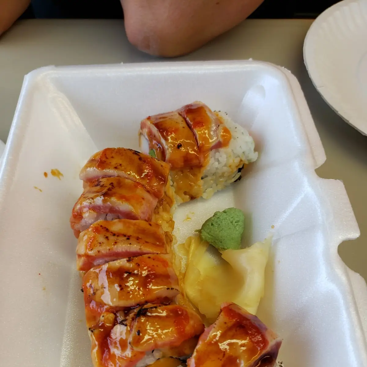 Seared Tuna Mango Roll