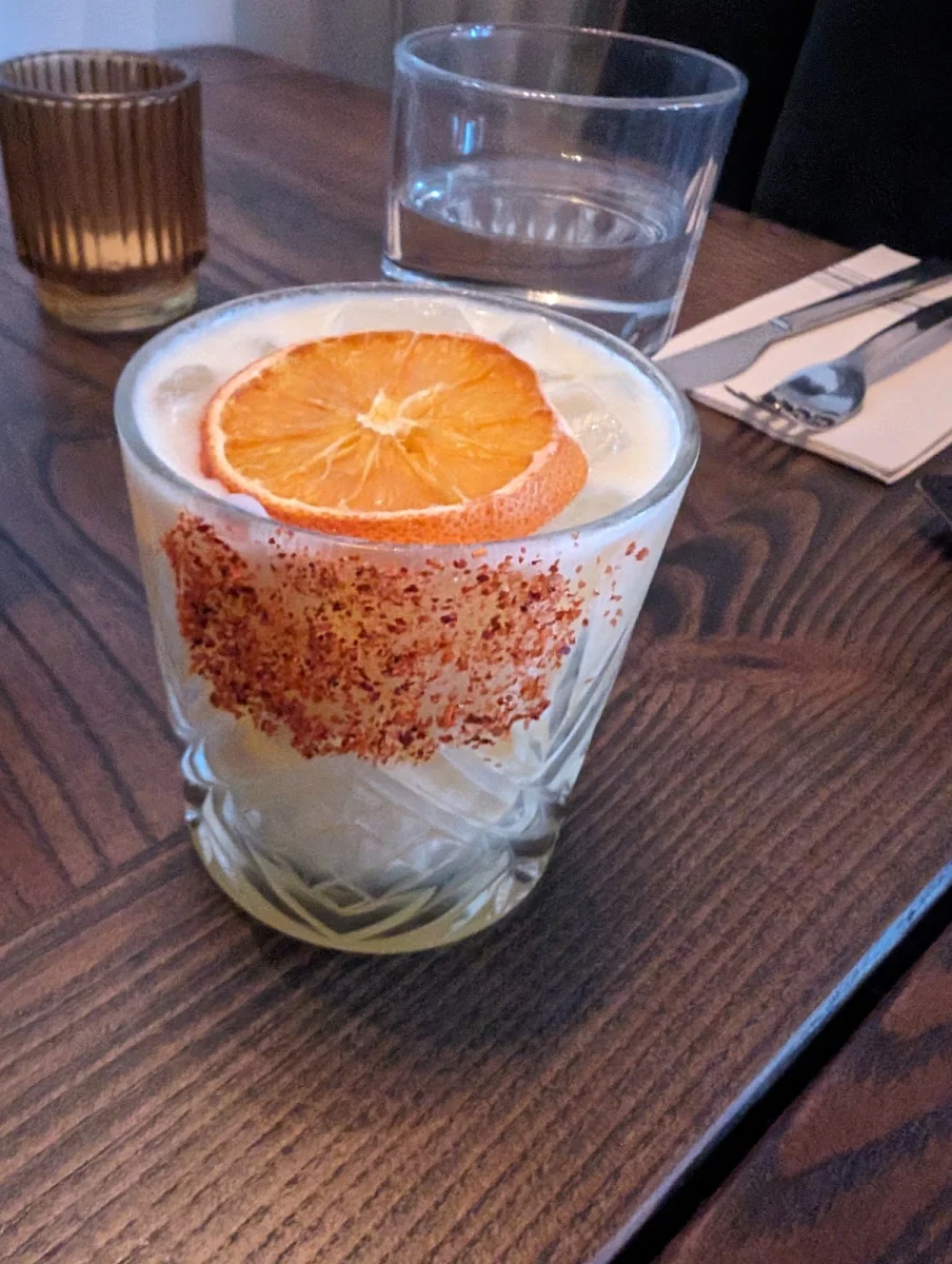 A Mangoes into a Bar, Oorja