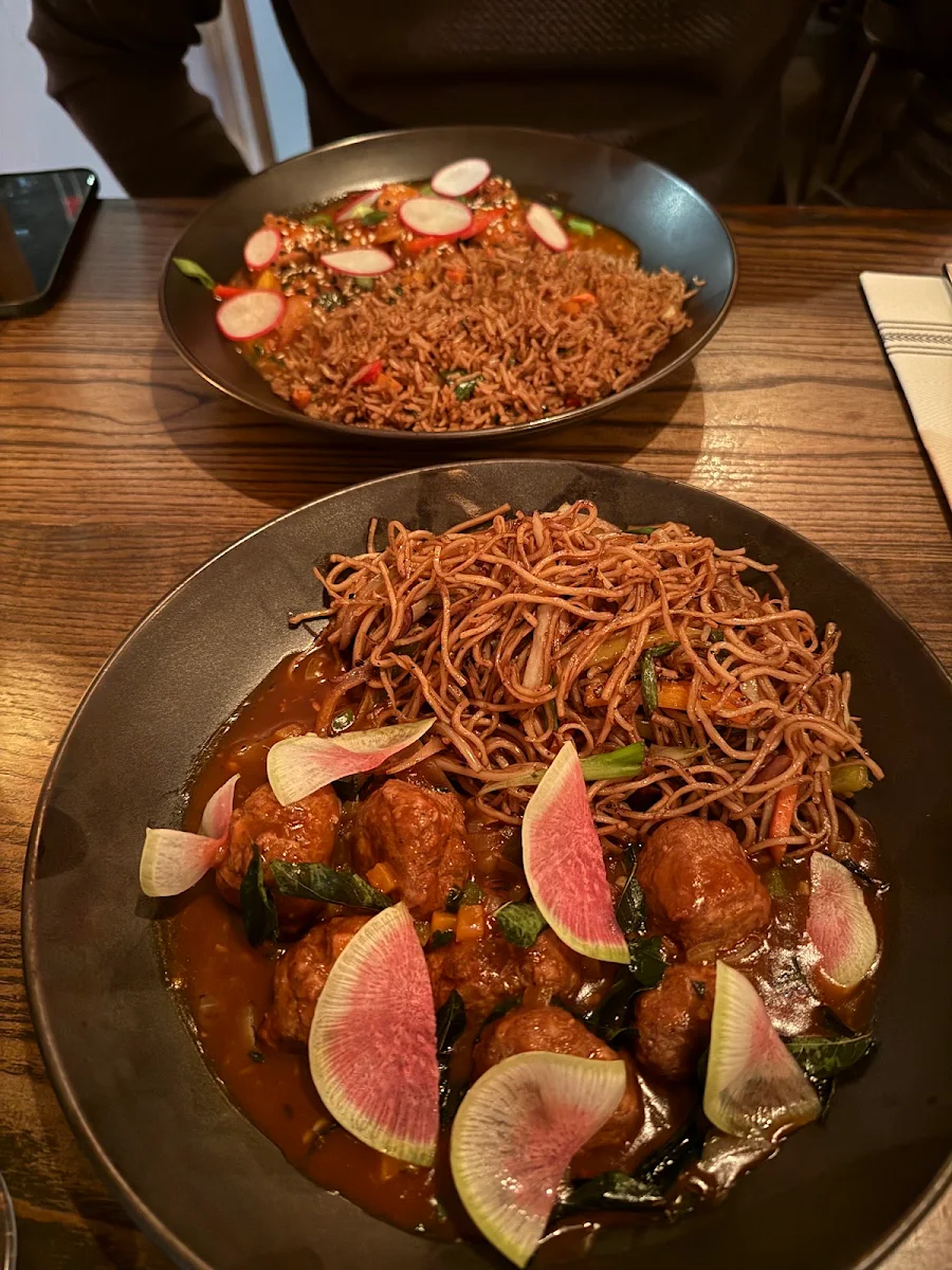 Chicken Manchurian and Chilli Chicken, Oorja