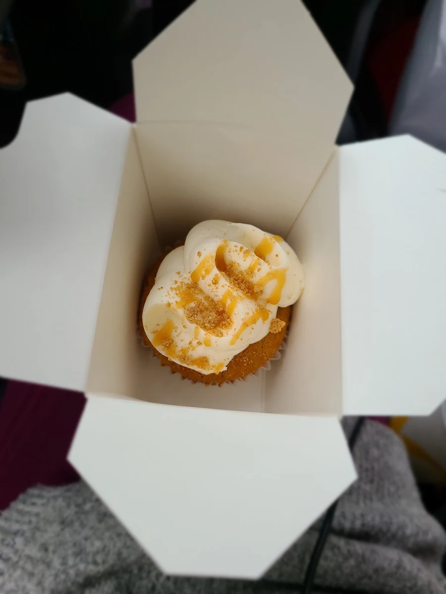 Banana Caramel Cupcake