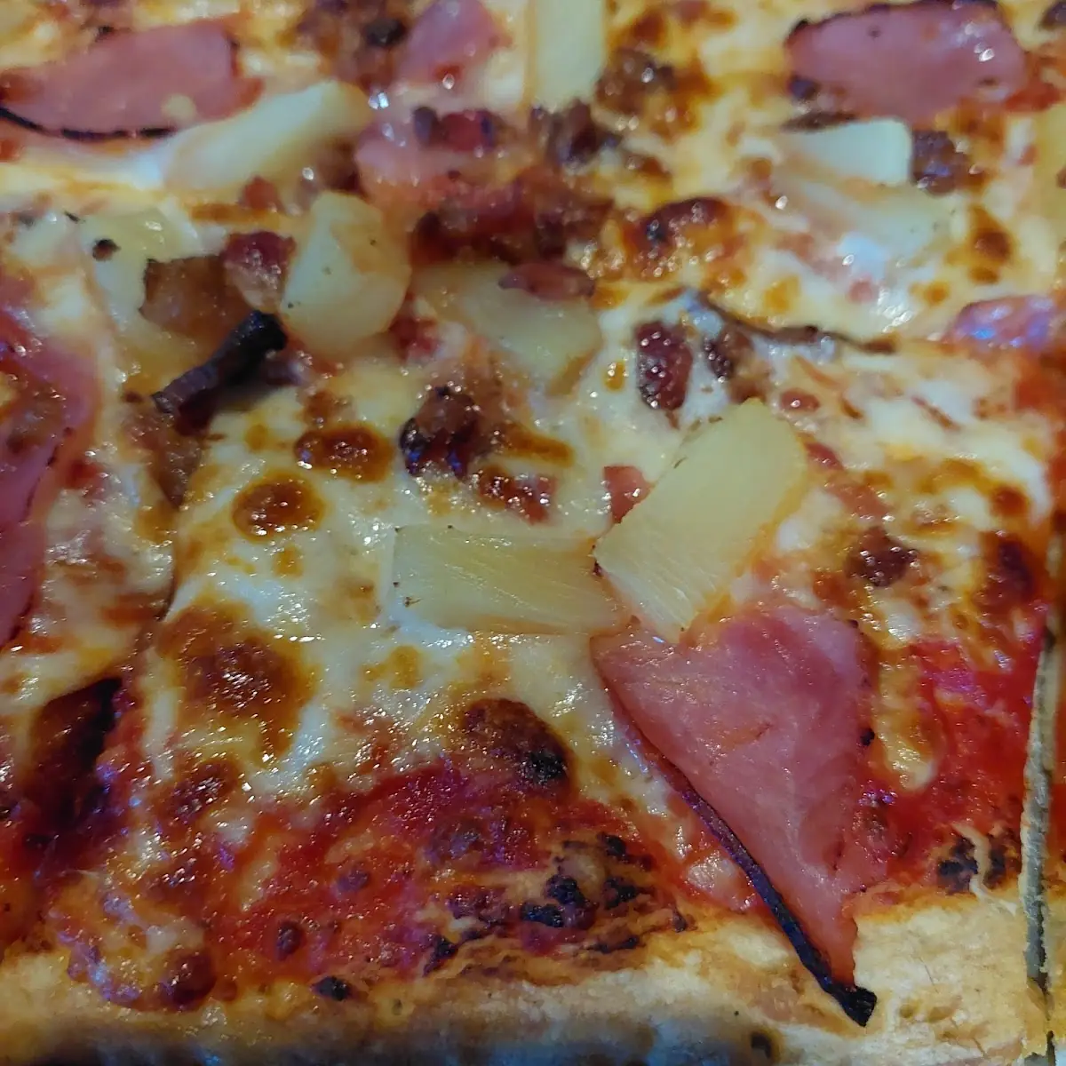 Hawaiian Pizza with Bacon