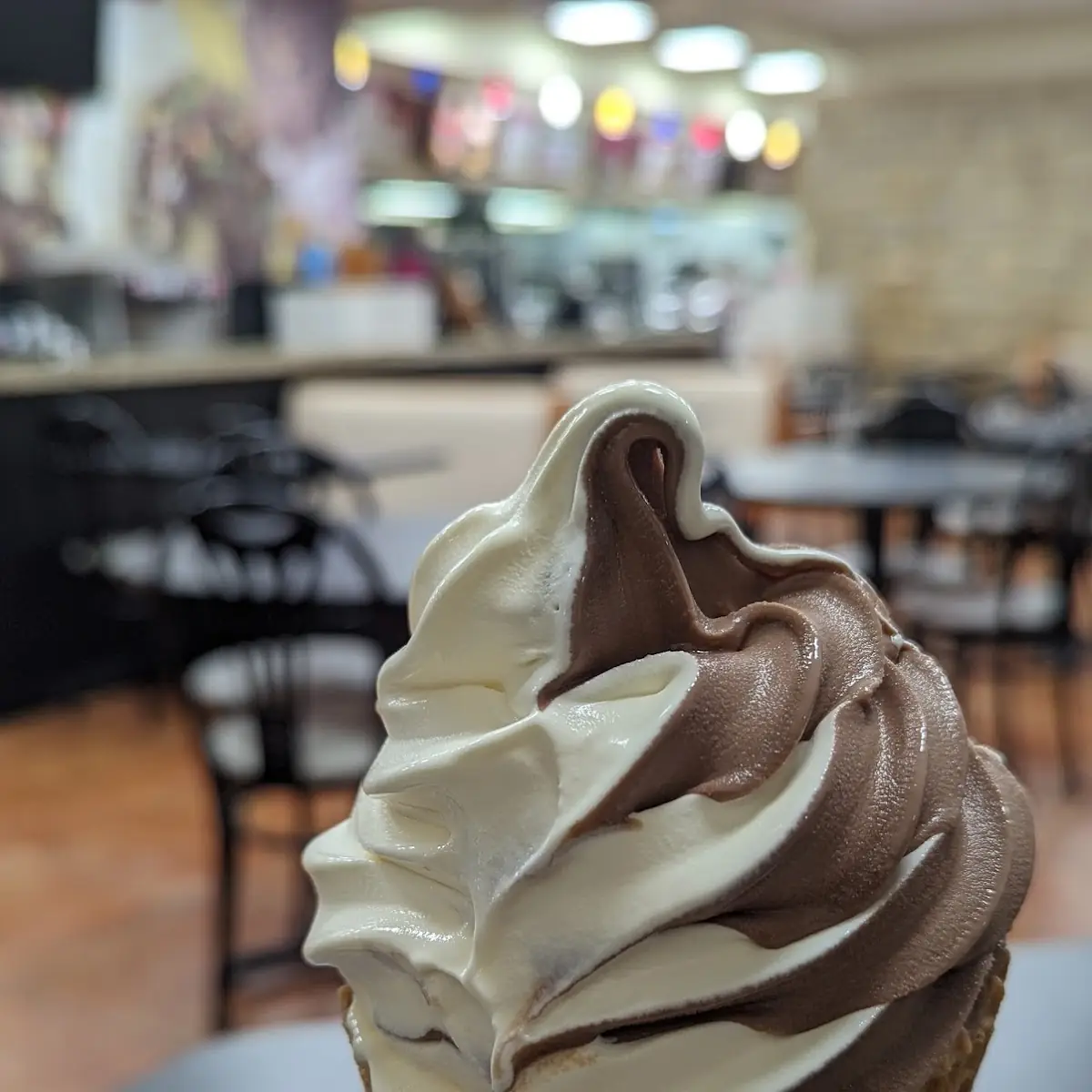 Hand-Dipped Sundae Single