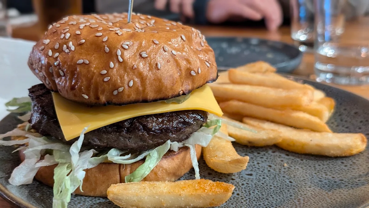Beef Burger, The Leveson