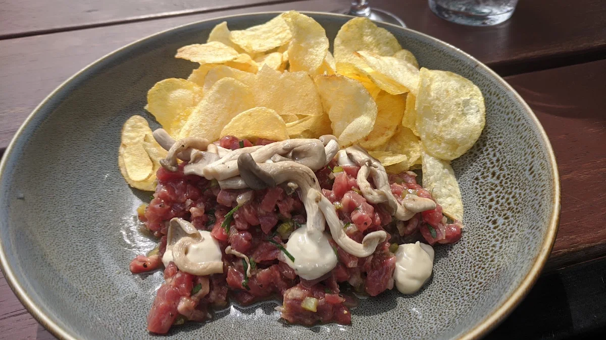 Steak Tartare, The Leveson