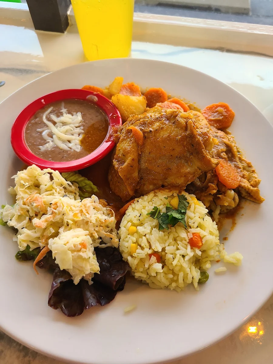 Pollo Guisado