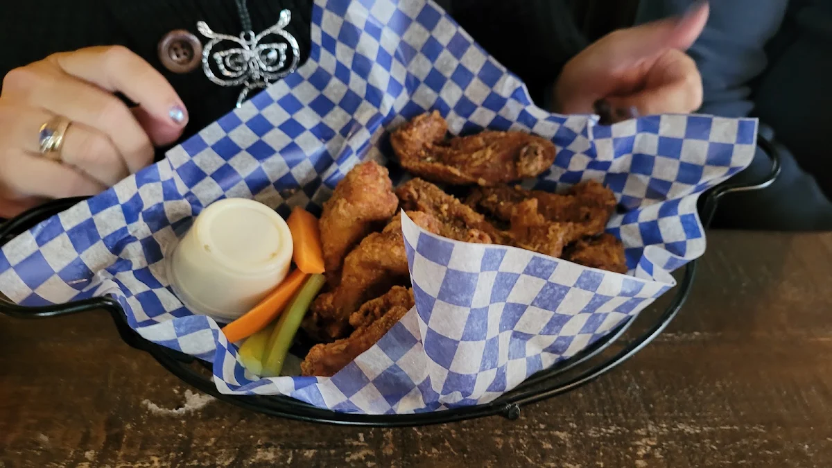 Broasted Chicken Wings, The Belmont Port Colborne