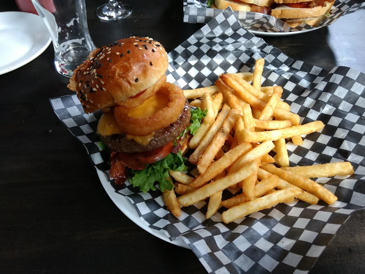 Burger and Fries, The Belmont Port Colborne