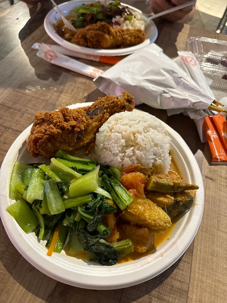 Highlights, Satay Boss 老椰子