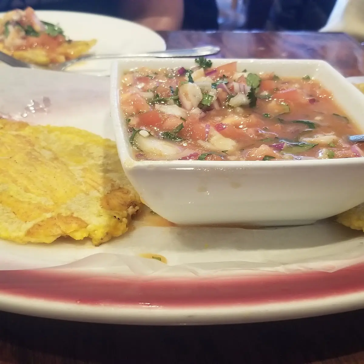 Ceviche De Camarón Con Tostones Shrimp Ceviche with Fried Plantains