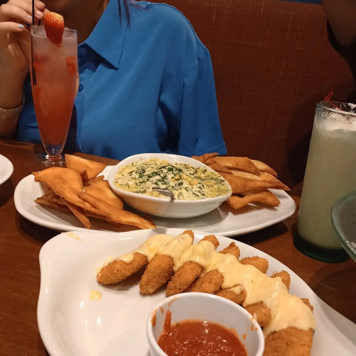 Spinach & Artichoke Dip with Pita Bread