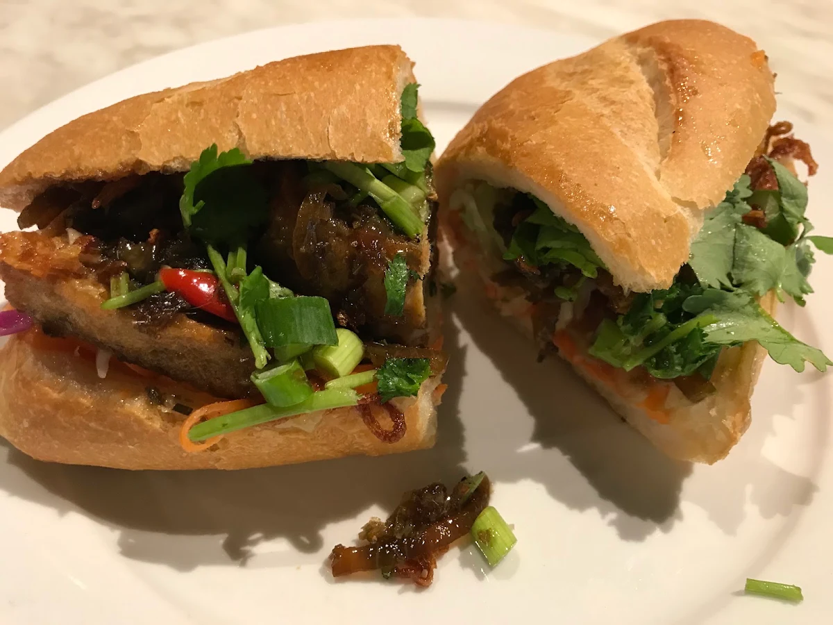 Roast Pork Roll, Vintam's Café