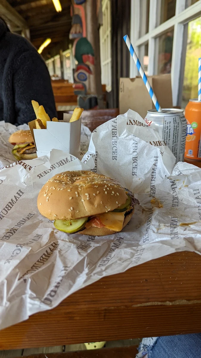 Bacon Cheeseburger, Hungry Bear Restaurant